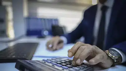 Kamuda yeni dönem başlıyor: Memurlara zorunlu yapay zeka eğitimi geliyor!