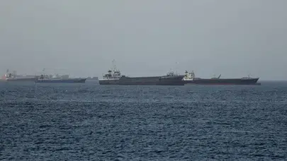 Hürmüz Boğazı'ndan geçen bir tanker Umman açıklarında vuruldu