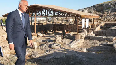 Bakan Ersoy Adıyaman’da restore edilen eserleri açtı Perre’yi inceledi