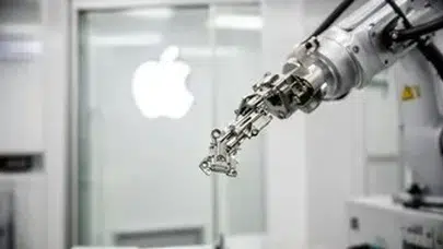 Apple kusursuzluk peşinde: iPhone Ultra’da üretim frenine  basıldı!