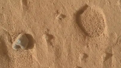 Mars'a düşen parçalar kızıl gezegenin gizemli yüzey dokusunu açığa çıkardı