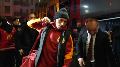 Galatasaray’a Gaziantep’te gece çıkarması: Otel önü meşalelerle doldu!