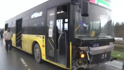 Arnavutköy - Kemerburgaz seferi yapan İETT otobüsünde panik: Bariyerlere Savruldu!