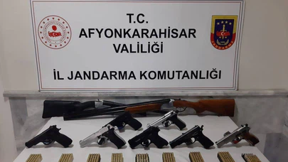 Jandarmadan peş peşe baskınlar: Afyon’da cephanelik ortaya çıktı!