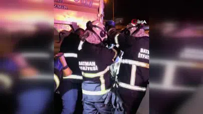 Film sahnesi gibi kazada araç yok oldu... Batman’da sürücü burnu bile kanamadan çıktı!