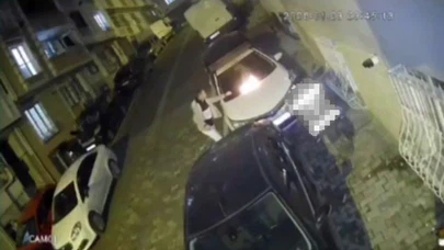 'Buraya park etme' tartışması aracı yakıyordu: Esenyurt'ta aracın üzerine yanan bez atıldı!