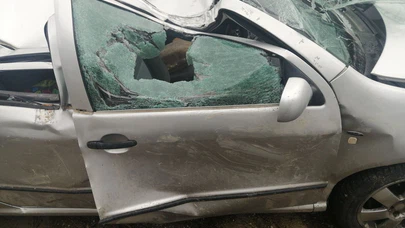 Bir evladın daha annesiz kaldığı acı kaza... Otomobil 15 metrelik uçurumdan uçtu!