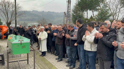 Bir kavşak, iki tabut, geride kalan gözyaşları... Yakın dostların ölüm yolculuğu anbean kamerada!