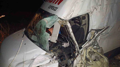 Afyon'da kaygan yol yine can yaktı: Yağmurdan kaçarken felakete yakalandılar!