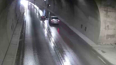 Sollamaya çalıştığı otomobilin önüne düştü ezilmekten son anda kurtuldu