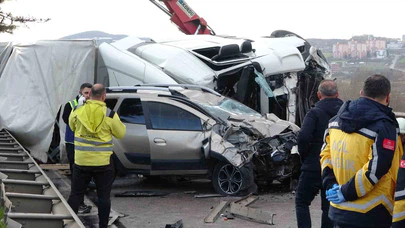 Bir yol, 3 araç, geri dönülemez son... Samsun’da demir yüklü tır ölüm getirdi!