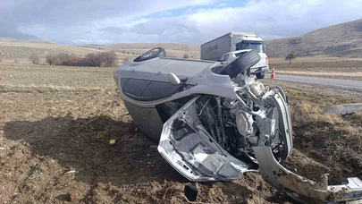 Bir aile daha paramparça oldu... Tırla çarpıştı, şarampolde metrelerce savruldu!