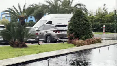 Zeytinburnu’nda siteye bırakılan kargo paketi patladı: 2 yaralı