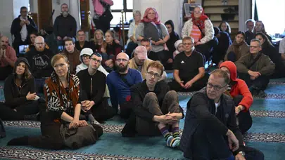 Alman ziyaretçilerden cami itirafı: 'Çok etkileyici ve birlikteliği güçlendiriyor'