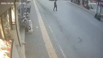 Otomobil ara sokaktan çıktı, olanlar saniyeler içinde yaşandı