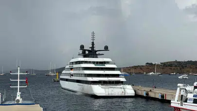 Dev lüks yat bodrum'a demir attı: Mikonos'tan gelen turistler kentte!