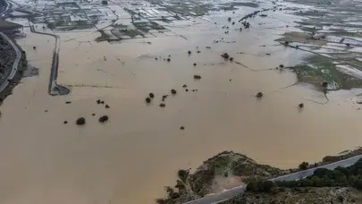 Yunanistan'da fırtına kabusu dinmiyor: Güney adalarında can kayıpları var