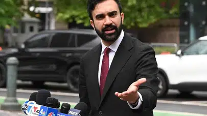 5 yaşındaki çocuğun bulunduğu araca 7 el ateş! Mamdani'den Trump'a acil çağrı