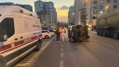 Kayseri’de savrulan minibüsün yaptığını görenler gözlerine inanamadı!