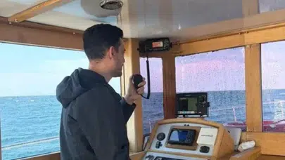 Kaybolan madenci için öğrenciler kendi ürettikleri gemiyle sahada!