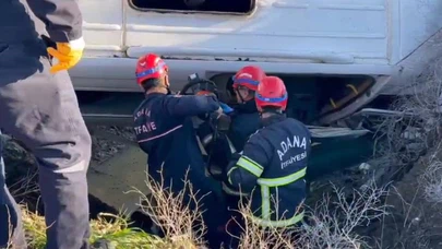 Okul yolunda kabus! Adana'da öğrenci servisi şarampole uçtu