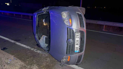 Aksaray'da araba devrildi, şans son anda yetişti!