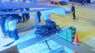 Denizli’de dehşet anları! Gazı kilitlenen araç kadını böyle savurdu...