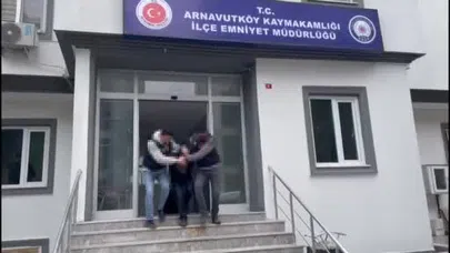 Çocuklarının gözü önünde… Eşini öldürdü, sokakta sakin sakin yürüdü!