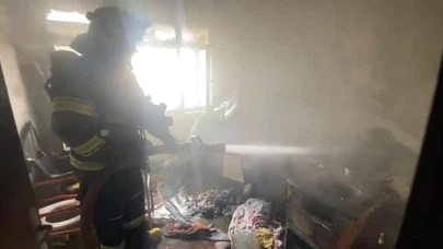 Babaeski’de ev alevlere teslim... Sobadan çıkan kıvılcım hayalleri yaktı!