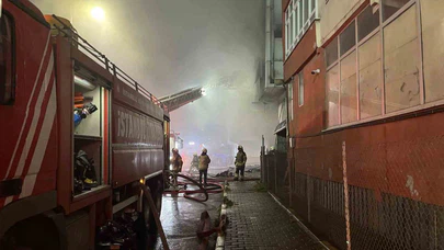 Bağcılar’da korkutan yangın... Alevler birinci kata dayandı!