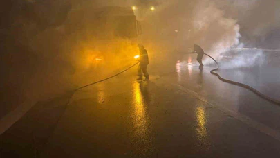 Hatay’da tırdan yükselen alevler gökyüzünü sardı! Sürücü son anda kurtuldu