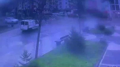 İstanbul’da kaza değil, göz göre göre felaket! Çocuğun havaya savrulduğu anlar kamerada...