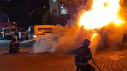 Denizli’de geceyi alevler yuttu! Park ettim sandı, küle döndüğünü gördü