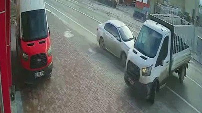 Önüne kırdı, facia kapıdaydı! Aksaray'da ölümle burun buruna getiren anlar kamerada...