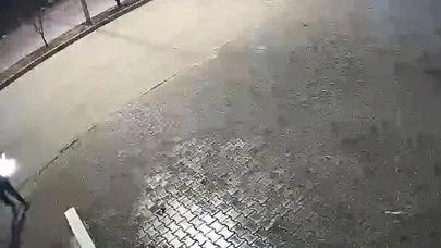 Elazığ’da basına kurşunlu gözdağı... Silahlı saldırının güvenlik kamerası görüntüleri ortaya çıktı!