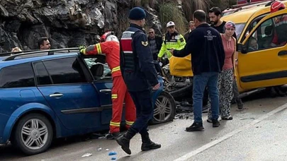 İki aracın kafa kafaya çarpıştığı kazada acı kayıp