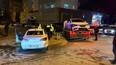 Kayseri'de komedi filmlerini aratmayan kaza: Çarpıştı, kaçtı, yakınını bıraktı...