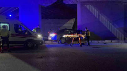 Beton kolonla ölümüne çarpışma... Saniyelik dikkatsizlik korku dolu anlar yaşattı!