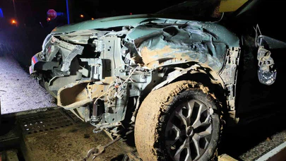 Hurdaya dönen araçlar, yaralanan hayatlar... Siirt'te feci çarpışma!