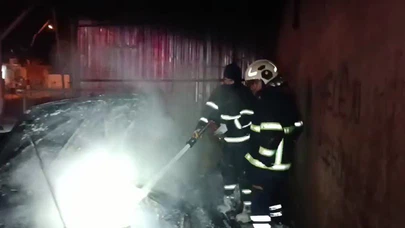 Mardin’de geceyi aydınlatan korku! Park halindeki araç küle döndü