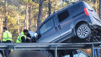 Marmaris’te çelik büküldü, canlar yandı! Araç bariyerlere uçtu...