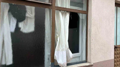 Camlar paramparça, 7 kişi yanık içinde... Gençlerin tehlikeli oyunu faciaya döndü!