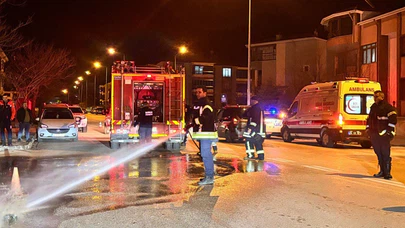 Otomobil sıkıştı, motosiklet metrelerce savruldu! Erzincan’da korku dolu anlar...