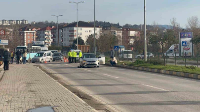 Saniyelerle ölümden döndü... Bir kadın yerde, bir sürücü gözaltında!