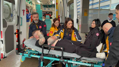 Küfürle başladı, acilde bitti... Samsun’da sokak ortasında kan aktı!