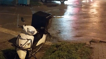 Ekmek peşindeydi, hastanelik oldu! Genç motokurye asfaltta metrelerce savruldu...
