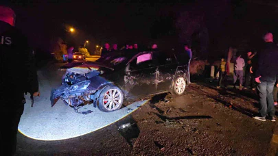 Adana’da evin duvarına çarpan otomobil takla attı: 1 yaralı