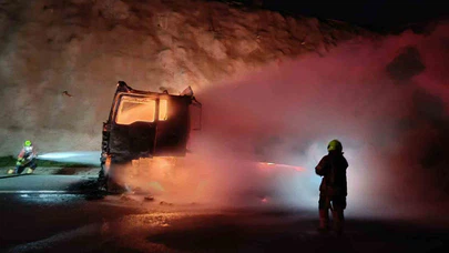 İstanbul yolunda trafik durdu, alevler konuştu! Kauçuk yüklü tır ateş saçtı