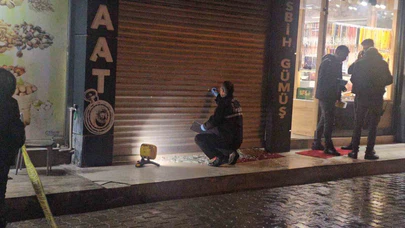 Elazığ’da iş yerine silahlı saldırı: Vitrine 9 kurşun isabet etti