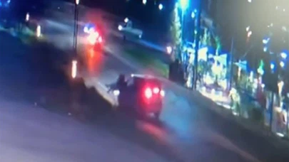 Boşanmayı hazmedemedi, gaza bastı! Anne ve oğluna ters şeritten saldırı görüntüleri ortaya çıktı